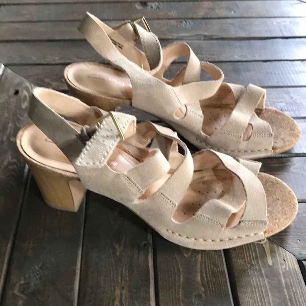 Clark’s nude unbuckle scrappy heeled sandals